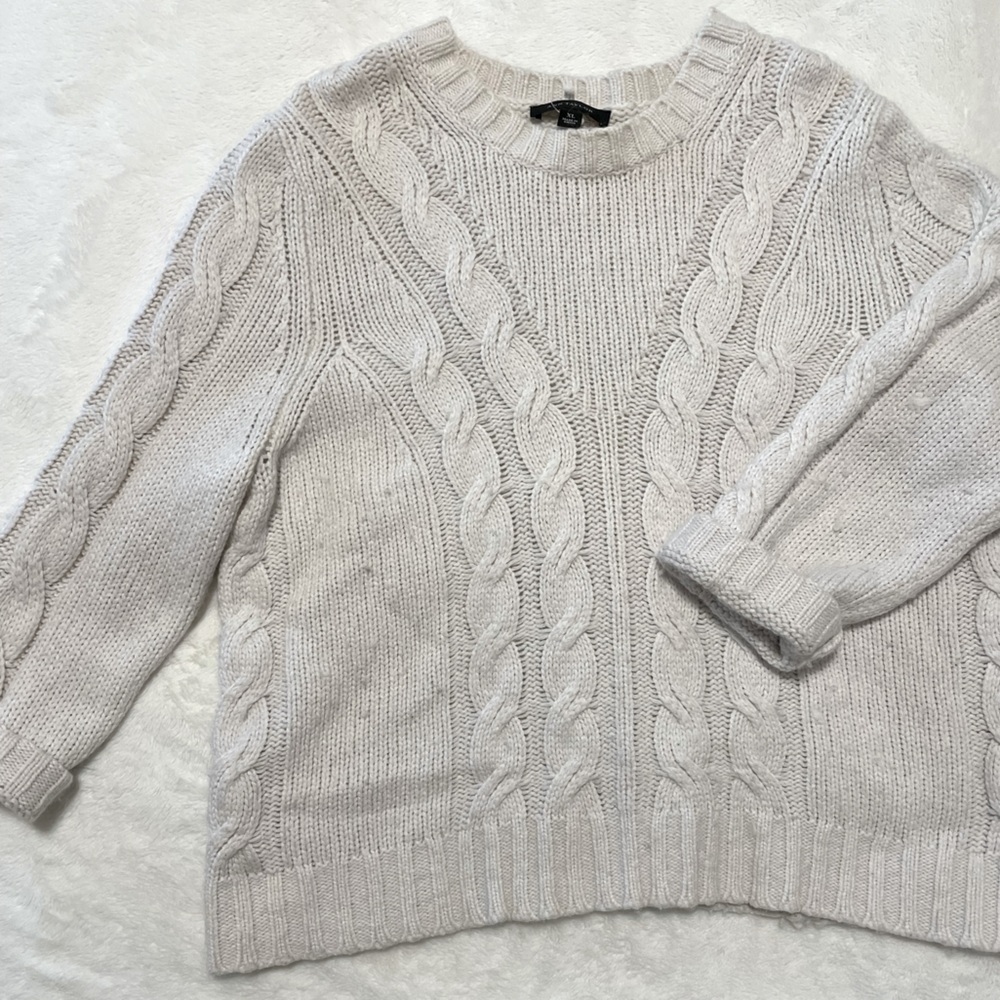 Ann Taylor white crew-neck knit sweater